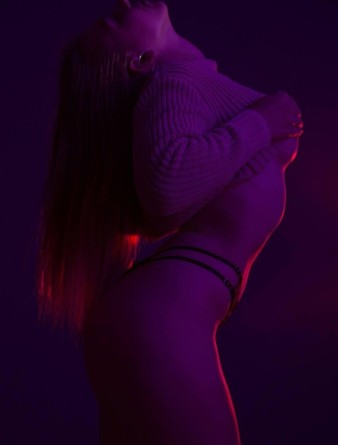 Девушка массажистка Кира, салон Амалия