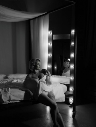 Девушка массажистка Алина, салон Алина