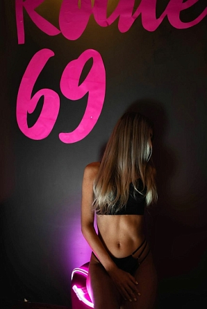 Девушка массажистка Мишель, салон Route69